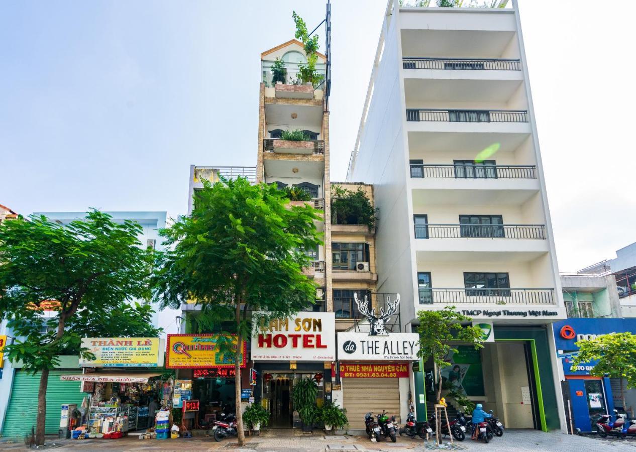 Hotel ân Tình *